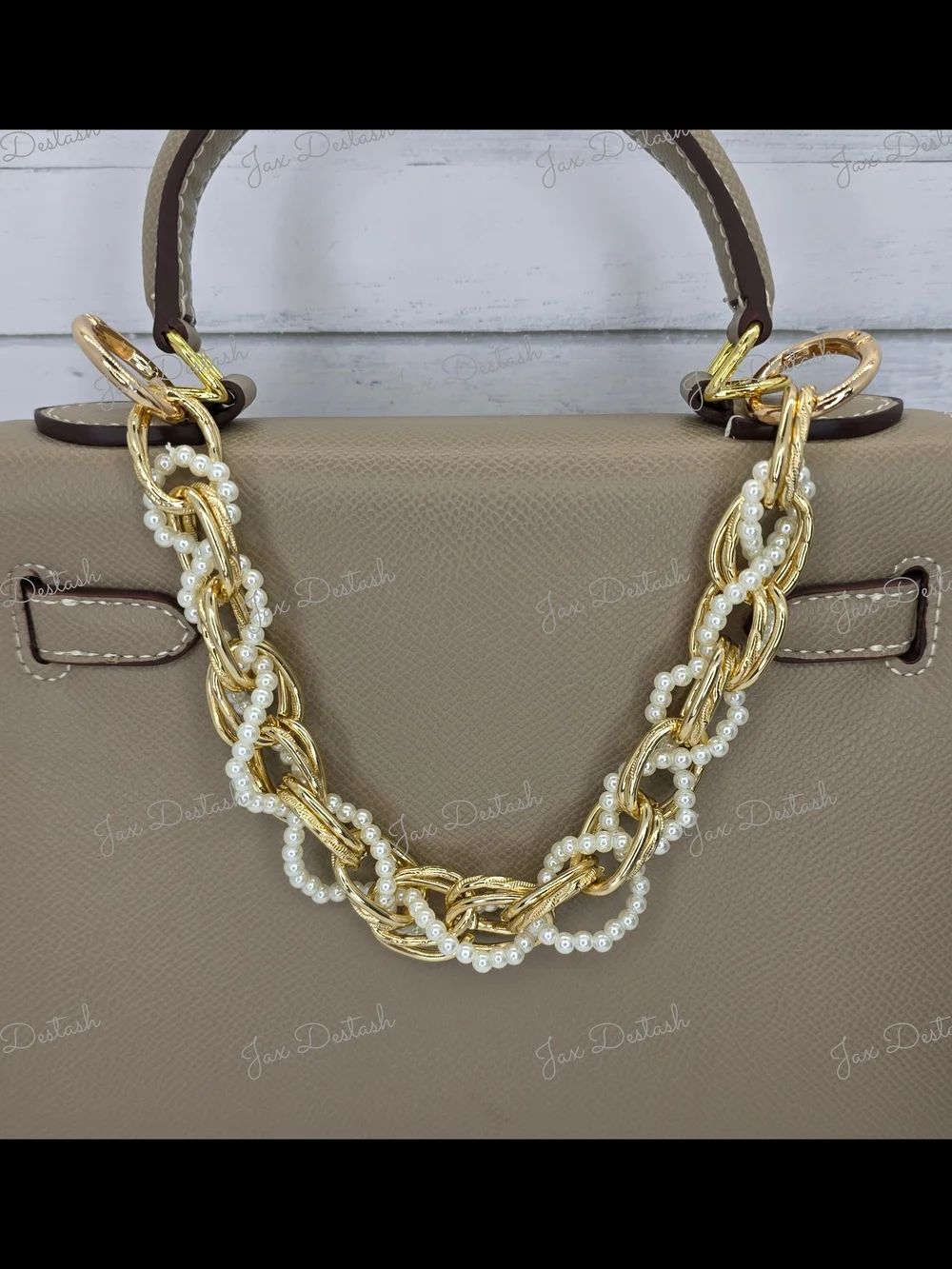 Gold Link and White Pearl Phone/Purse/Key Lanyard CH4386 - Picture 2 of 2